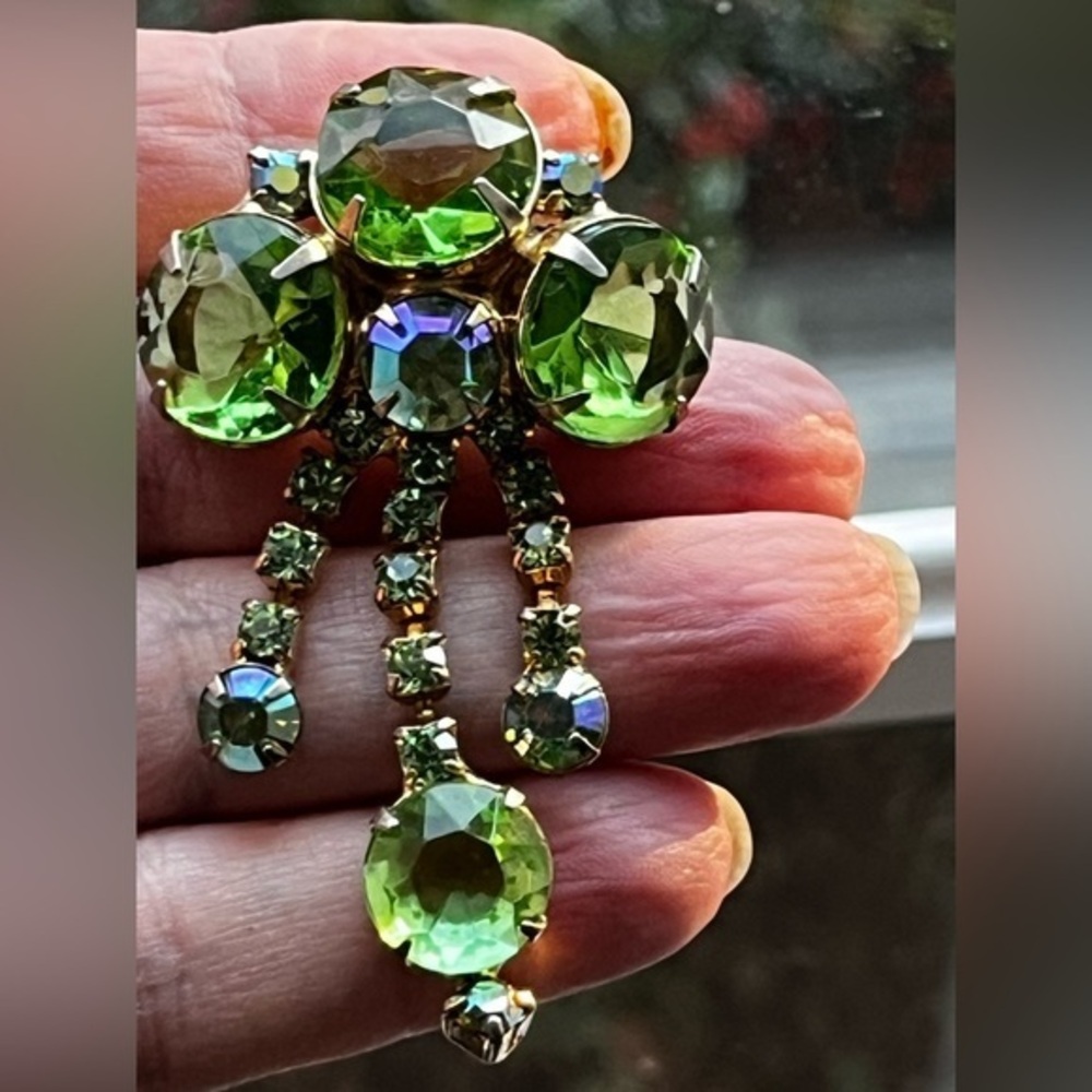 Peridot Brooch Vintage Austria Green Gold Tone Openwork Pin..